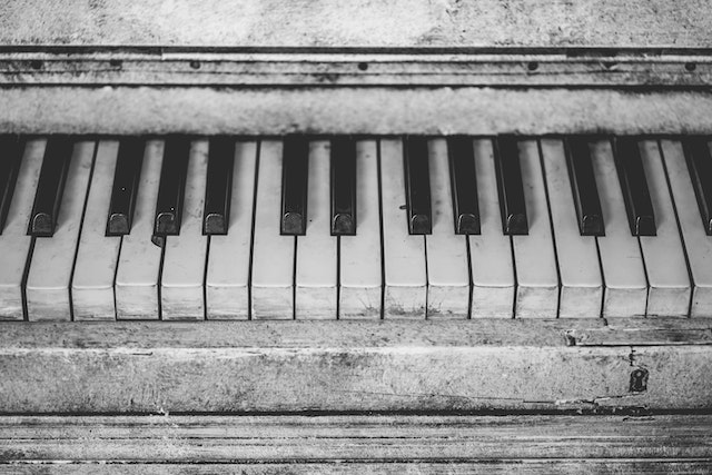 The Black and White of it: Debunking the Myth of Difficulty in Piano Keys