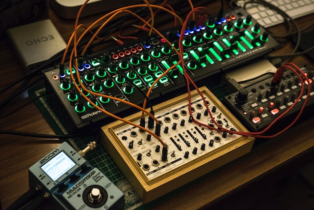 Top 10 Polarizing Debates in the Musical Sound Synthesis Community