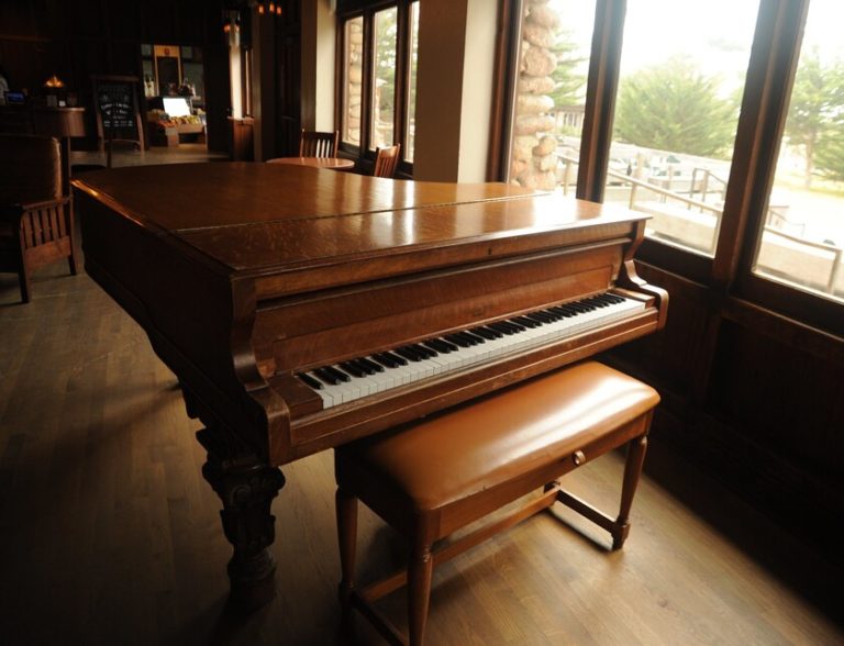 Do-It-Yourself: Crafting a Custom Piano Bench for Your Space